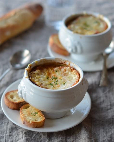 best-classic-french-onion-soup-once-upon-a-chef image