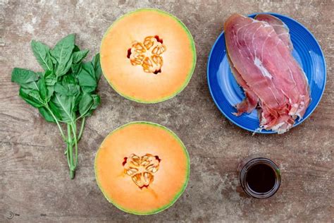 prosciutto-e-melone-prosciutto-and-melon-the image