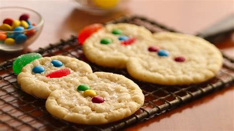 spiral-snowmen-cookies-recipe-pillsburycom image