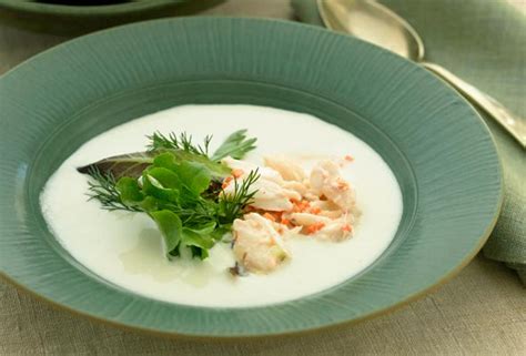 portuguese-white-gazpacho-with-crab-recipe-leites image