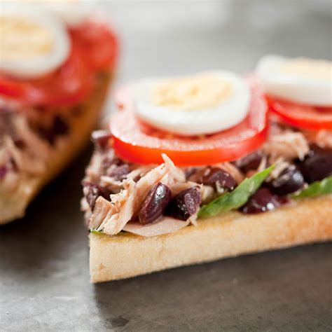 mediterranean-tuna-sandwich-oldways image