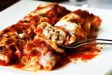 cannelloni-with-meat-recipe-italian-recipes-uncut image