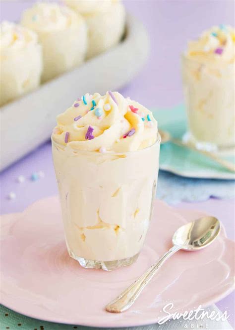 easy-white-chocolate-mousse-sweetness-and-bite image