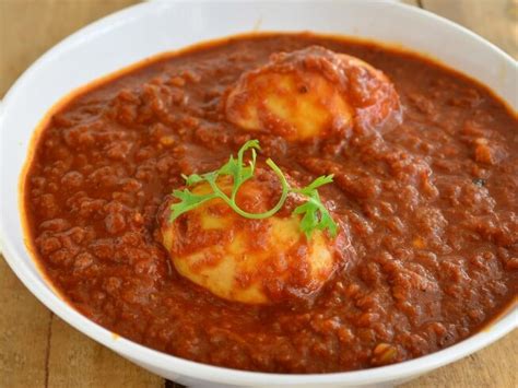 hard-boiled-eggs-in-tomato-curry image