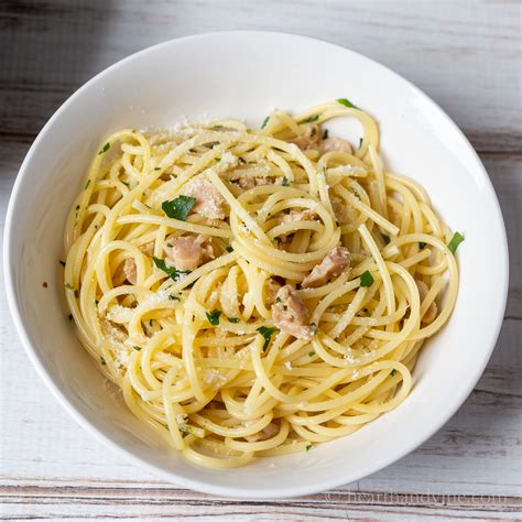 spaghetti-with-clams-a-favorite-seafood image