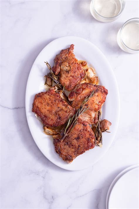 crispy-chicken-thighs-with-rosemary-and-garlic-my image