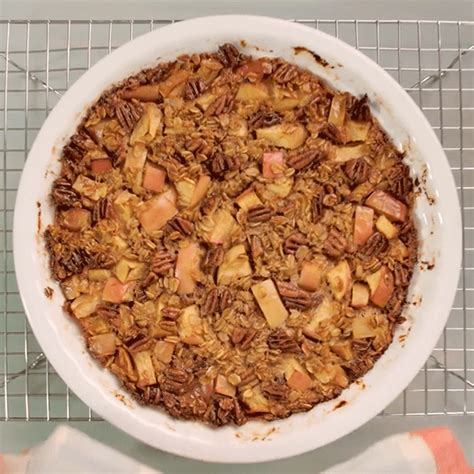 apple-pie-baked-oatmeal-recipe-quaker-oats image