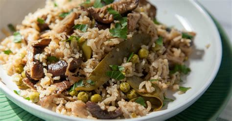 one-skillet-chicken-with-rice-mushrooms-and-peas image