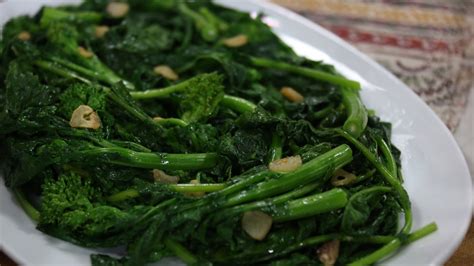 garlicky-greens-with-olive-oil-ctv image