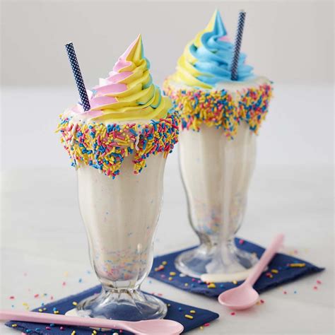 color-swirl-homemade-milkshake-wilton image