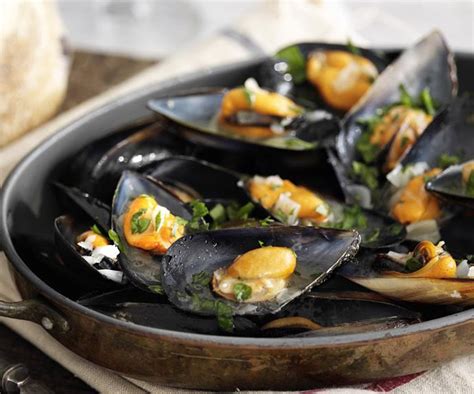 moules-marniere-sailor-style-mussels-food-to-love image