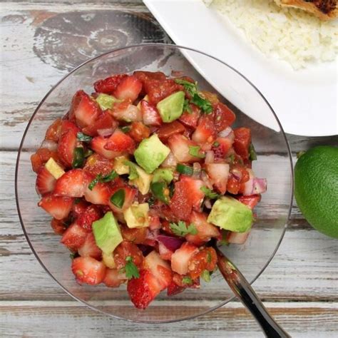 strawberry-tomato-salsa-foody-schmoody-blog image