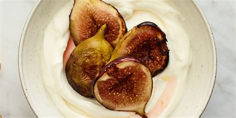 broiled-figs-and-yogurt-recipe-self image