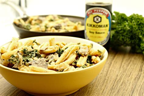 creamy-tahini-sauce-with-pasta-and-veggies-dietitian image