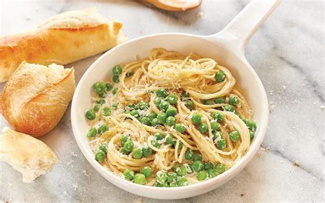 easy-alfredo-with-peas-home-trends-magazine image