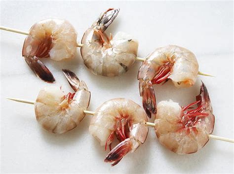 yin-yang-shrimp-with-hawthorn-dipping-sauce image