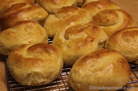 pumpkin-yeast-rolls-and-bbd-44-bread-experience image