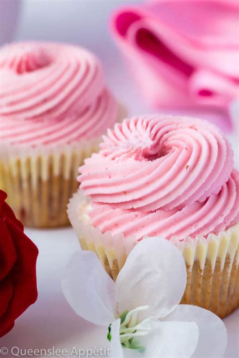 white-chocolate-covered-strawberry-cupcakes image