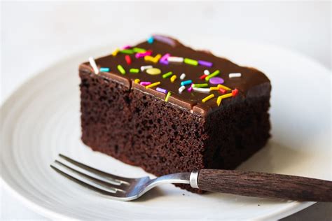 easy-rich-moist-chocolate-birthday-cake-pretty image