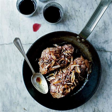 flank-steaks-with-shallot-red-wine-sauce image