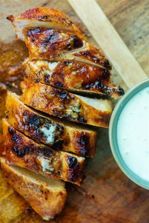 alabama-white-grilled-chicken-buns-in-my-oven image
