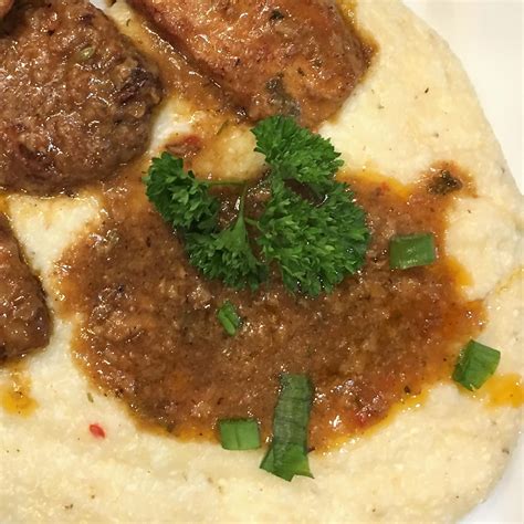 cajun-grits-and-grillades image