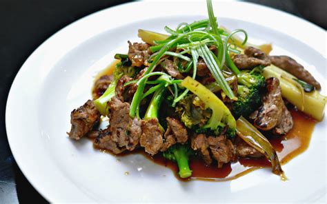 beef-and-broccoli-in-oyster-sauce-recipe-school-of-wok image