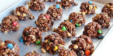 remodelaholic-no-bake-trail-mix-cookies image