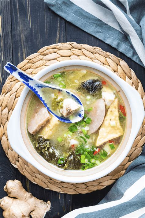 chinese-fish-soup-魚頭爐-wok-and-kin image