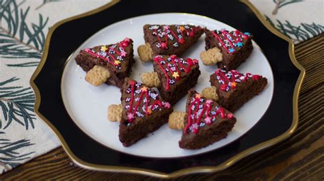 17-christmas-brownie-recipes-you-can-give-as-presents image