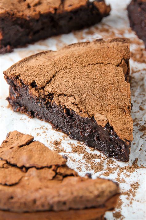 flourless-chocolate-fudge-cake-baker-by-nature image
