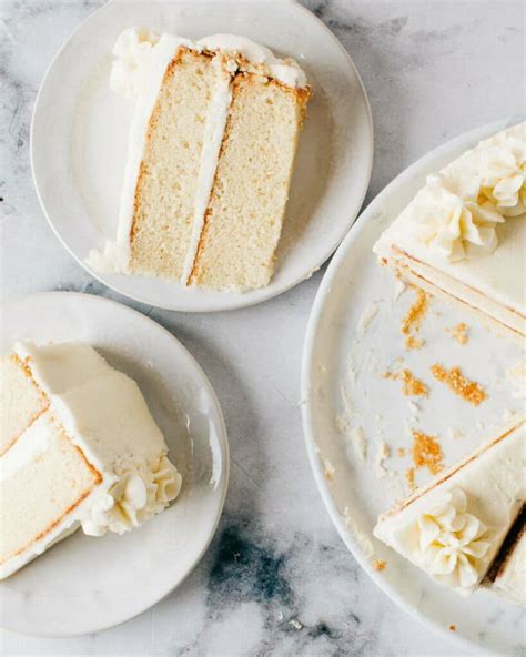 the-ultimate-fluffy-and-moist-vanilla-cake-foodess image