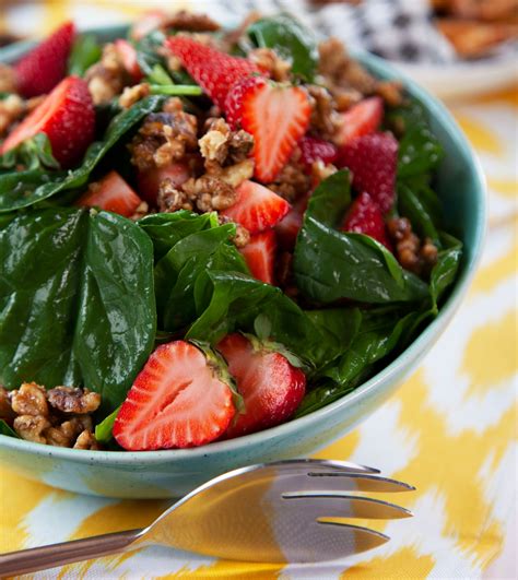 healthy-strawberry-spinach-salad-with-walnuts-and-sugar image