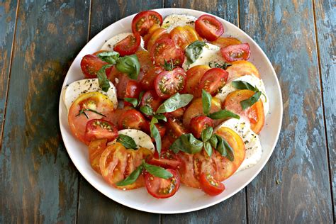 27-fresh-tomato-recipes-to-make-all-summer-long image