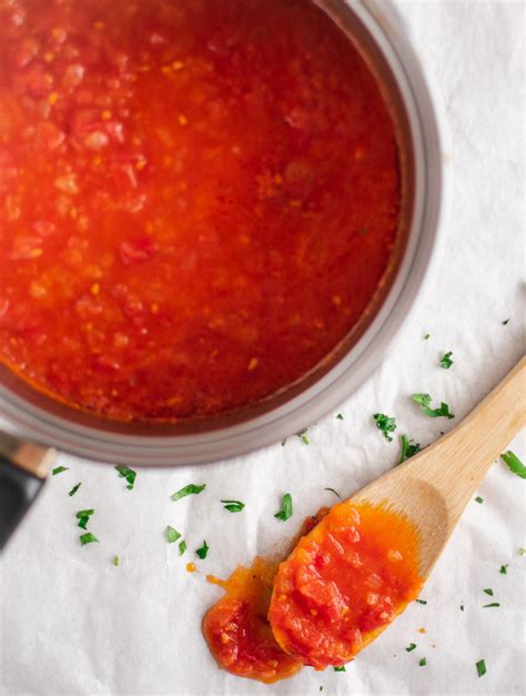easiest-fresh-tomato-sauce-3-ingredients-only-real image