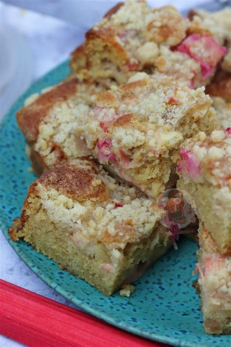 rhubarb-crumble-cake-janes-patisserie image