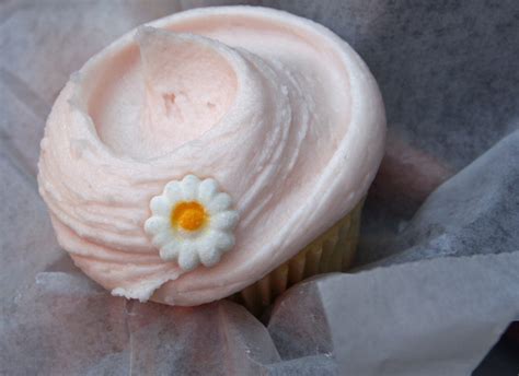 the-best-cupcake-recipe-from-magnolia-bakery image