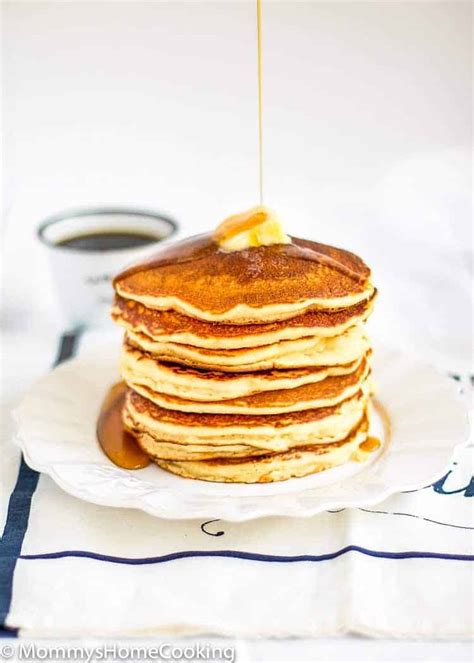 fluffy-eggless-pancakes-video-mommys-home-cooking image