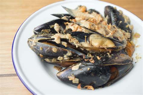 green-curry-mussels-asian-inspirations image