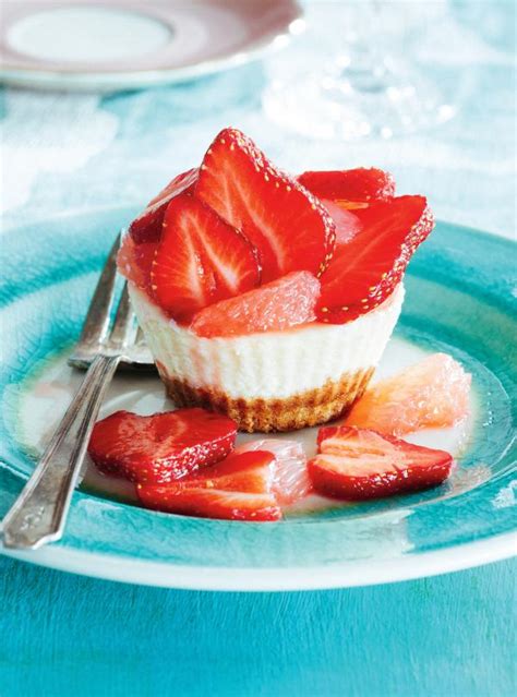 mini-strawberry-grapefruit-cheesecakes-ricardo image