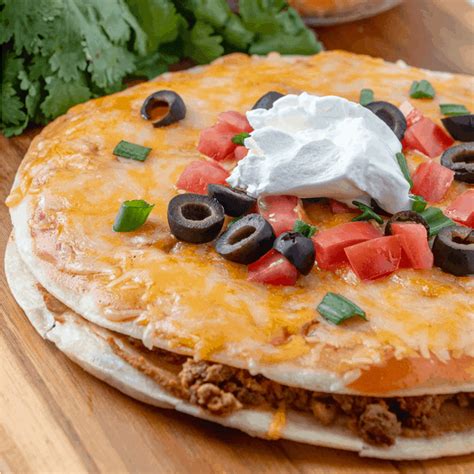 taco-bell-mexican-pizza-video-the-country-cook image