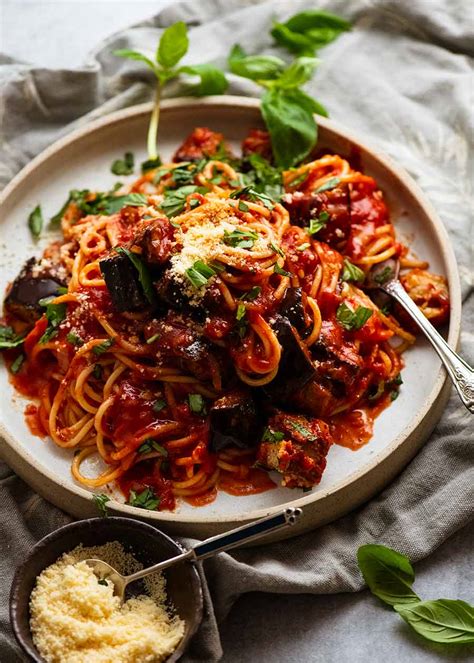 pasta-alla-norma-eggplant-pasta-recipetin-eats image