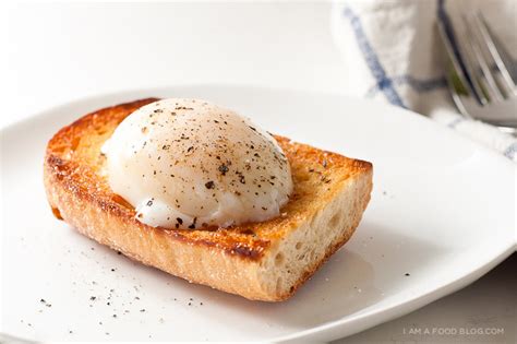 the-easiest-poached-egg-recipe-i-am-a-food-blog image