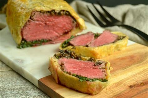 beef-wellington-appetizers-easy-appetizers-for-a-crowd image