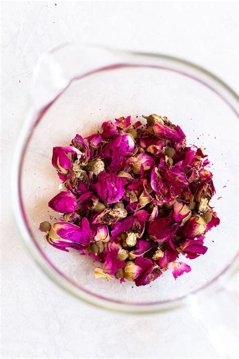 rose-tea-health-benefits-and-how-to-brew-properly image