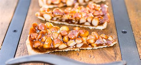 caramel-and-macadamia-nut-pie-jewish-food image