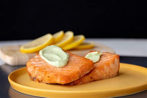 salmon-fillet-with-yogurt-avocado-sauce-memorial image
