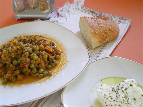 arakas-laderos-peas-with-carrots-kopiasteto-greek image