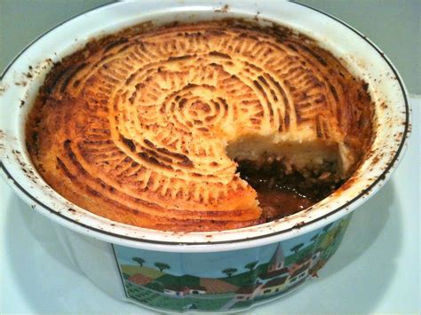 shepherds-pie-recipe-english-irish-meat-pie-with image