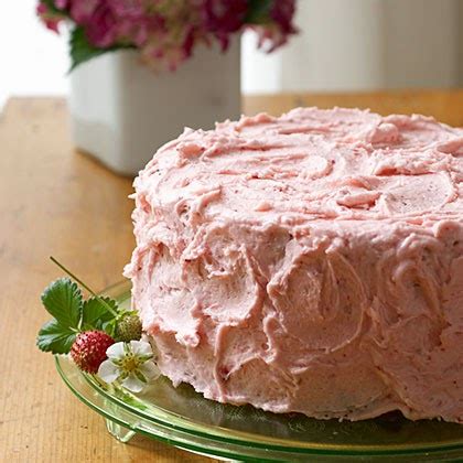get-your-recipe-triple-decker-strawberry-cake-blogger image
